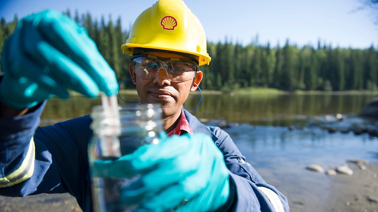 Shell’s Environmental Coordinator tests a water sample